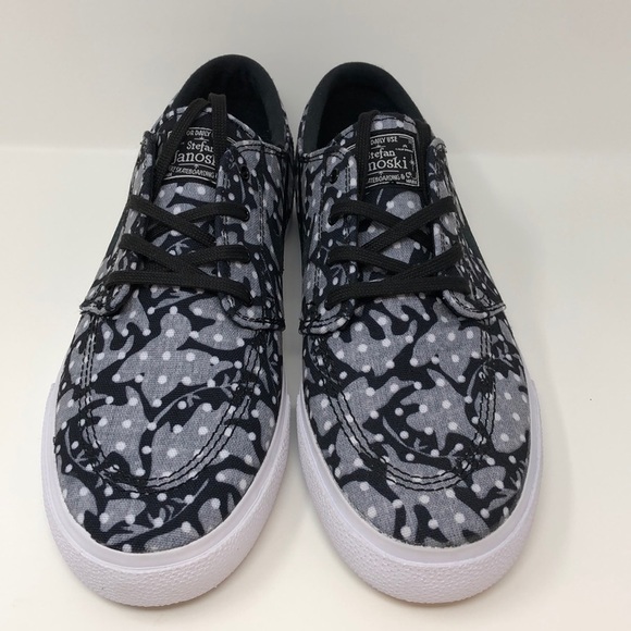 Nike Men's SB Zoom Janoski Canvas RM Sneakers